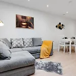 Stylish 4Bd - Coop Live - Etihad - Parking - Ev