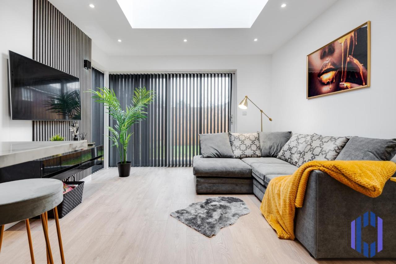 Casa de férias Stylish 4bd - Coop Live - Etihad - Parking - Ev