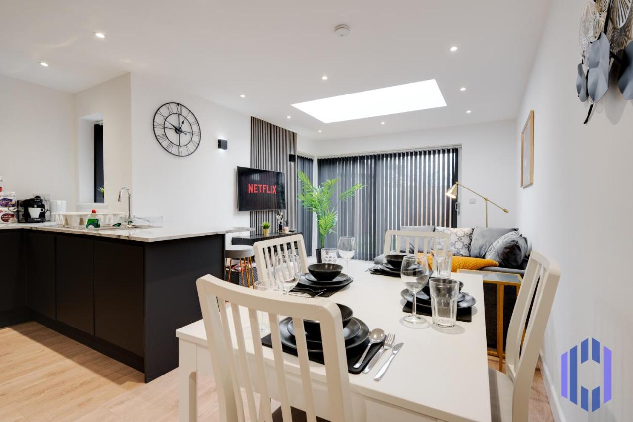 Casa de férias Stylish 4bd - Coop Live - Etihad - Parking - Ev *
